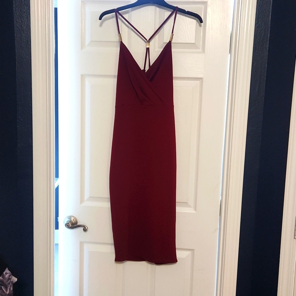 Burgundy midi dress with gold hardwear